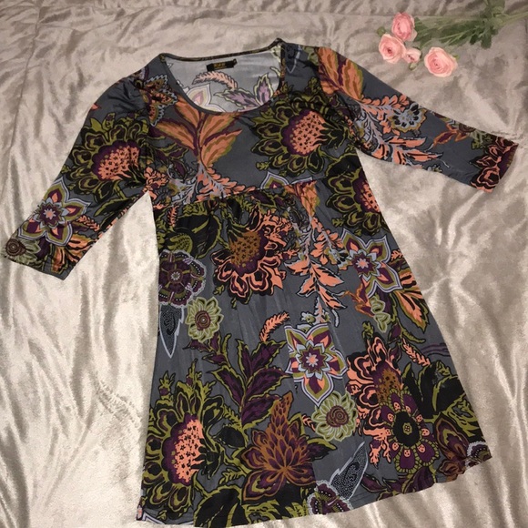 R & B Collection Dresses & Skirts - (SOLD) 🌼Midi Floral Empire Waist Tunic Dress